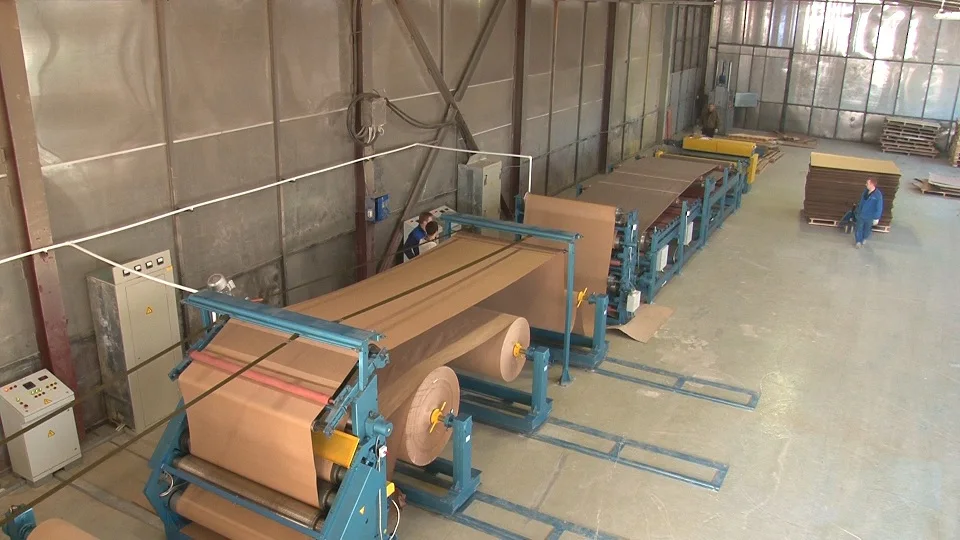 
The kraft paper for cardboard making /Bobbin paper for paper tube making/ Face and bottom paper Corrugated paper 