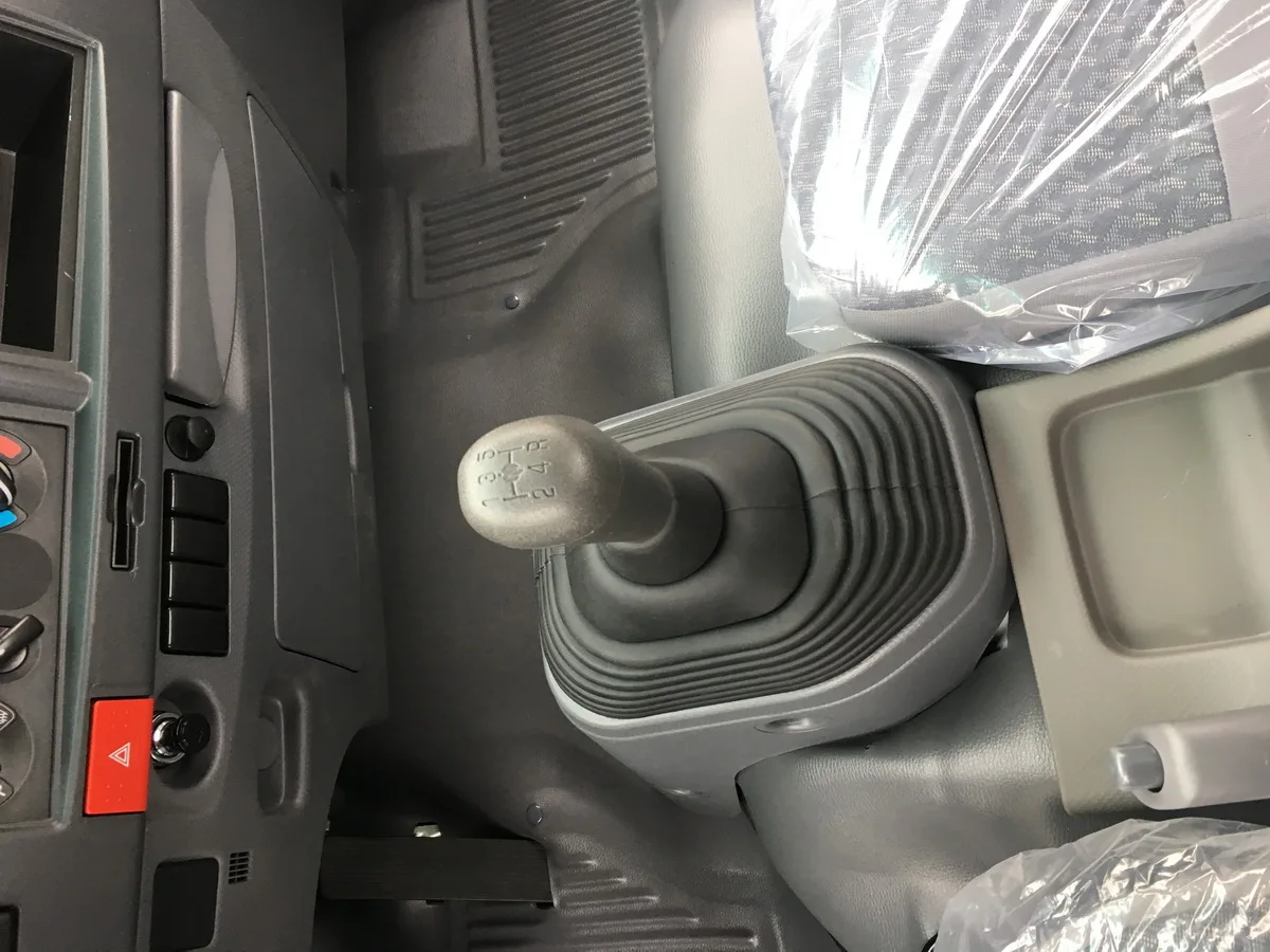 Isuzu K600 cabin chassis with 4kh1 engine 2999cc