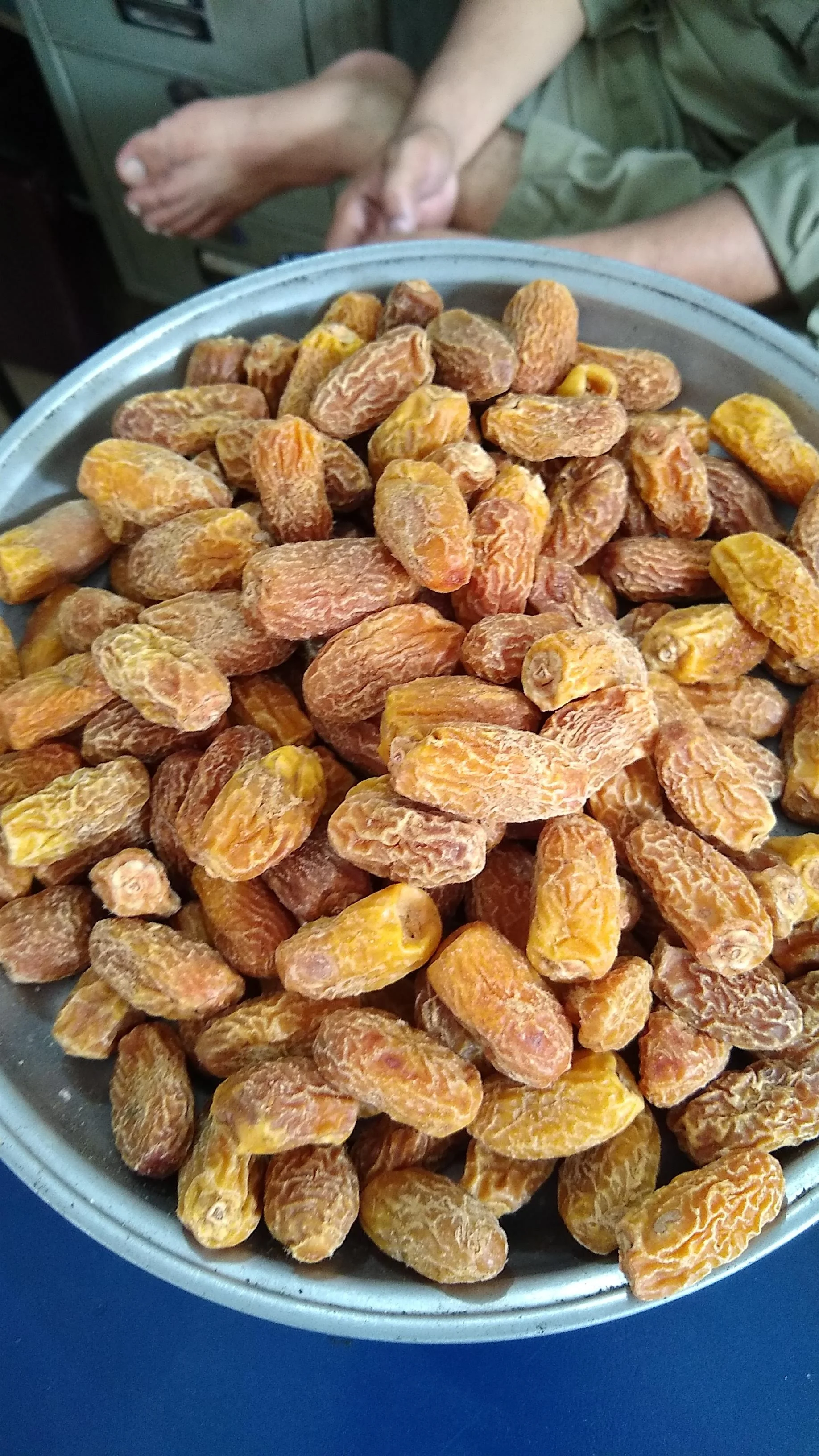 
kharek dates/ Pakistani aseel dried dates / yellow dry dates 