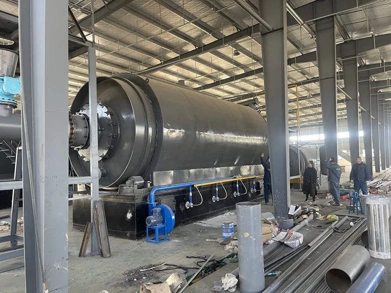 pyrolysis plant waste tyre to fuel oil carbon black pyrolysis machine with installation