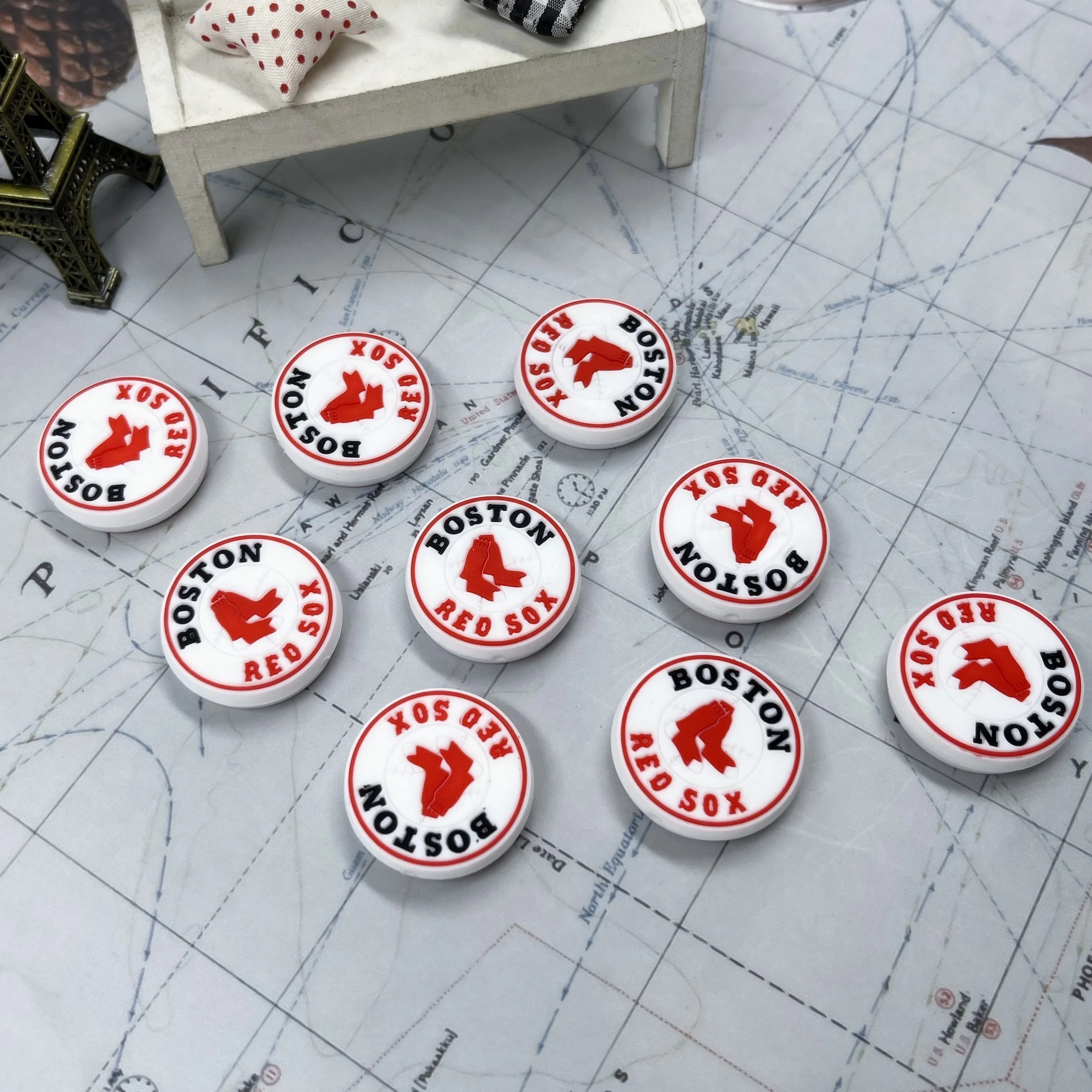 Wholesale Food Grade DIY Charms Necklace Bracelets Keychain Jewelry Cartoon Focal Bead Silicone