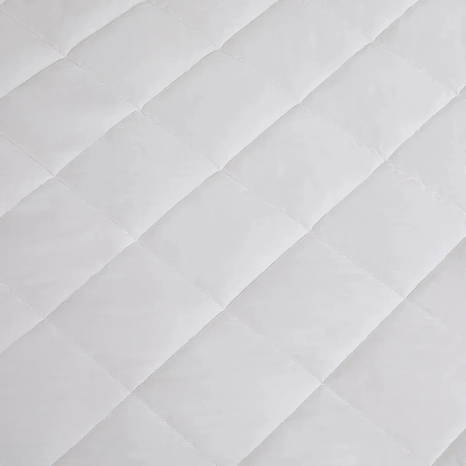 Hotel Full Size  White Thin Waterproof Microfibre mattress pad with Elastic Mattress Protector