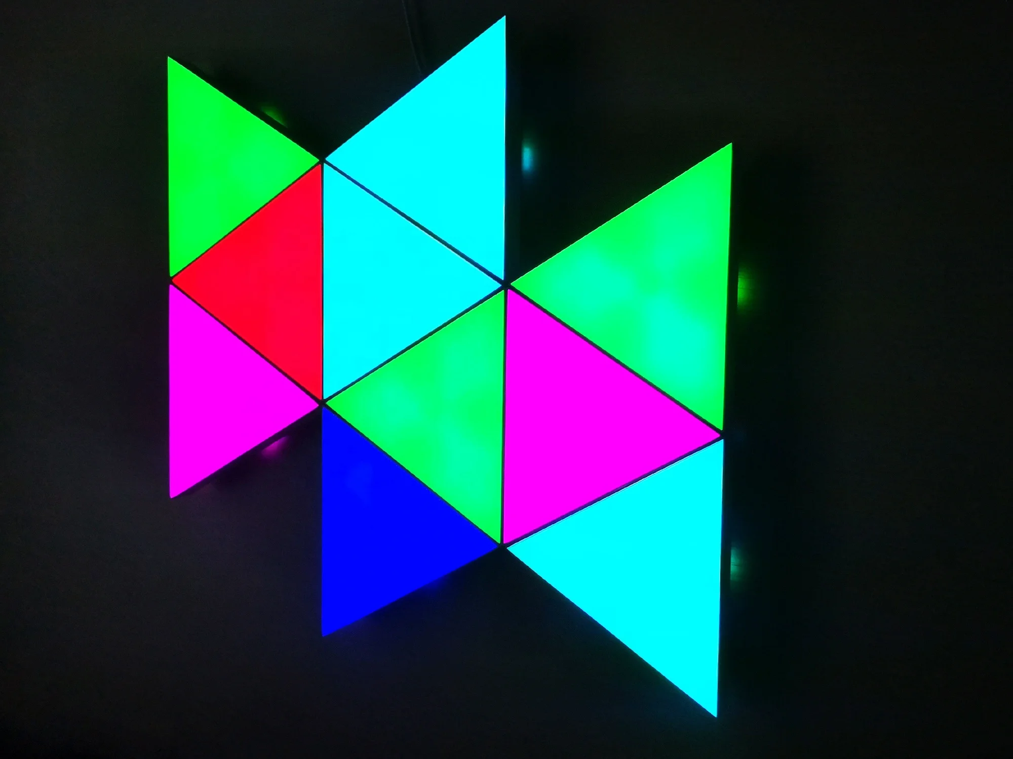 2022 New Splicing RGB Night Lights Dimmable Touch Remote App Controlled Triangle Lights for Wall Decoration Gaming Room Light