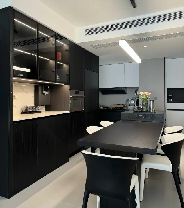 Vermonhouzz Modern Island Kitchen Designs Customized Complete Sets Handleless Retractable Cabinets Multi-functional Solid Tables