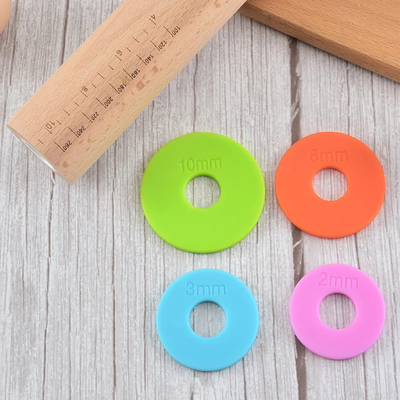 Classic Wood Rolling Pin for Baking French Long Dough Roller Beech Kitchen Utensil with Pastry Board Pattern