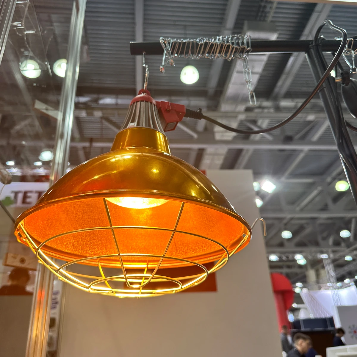 High quality Waterproof heat resistant lamp socket E27 aluminum lampshade frame heat lamp for poultry livestock farming use