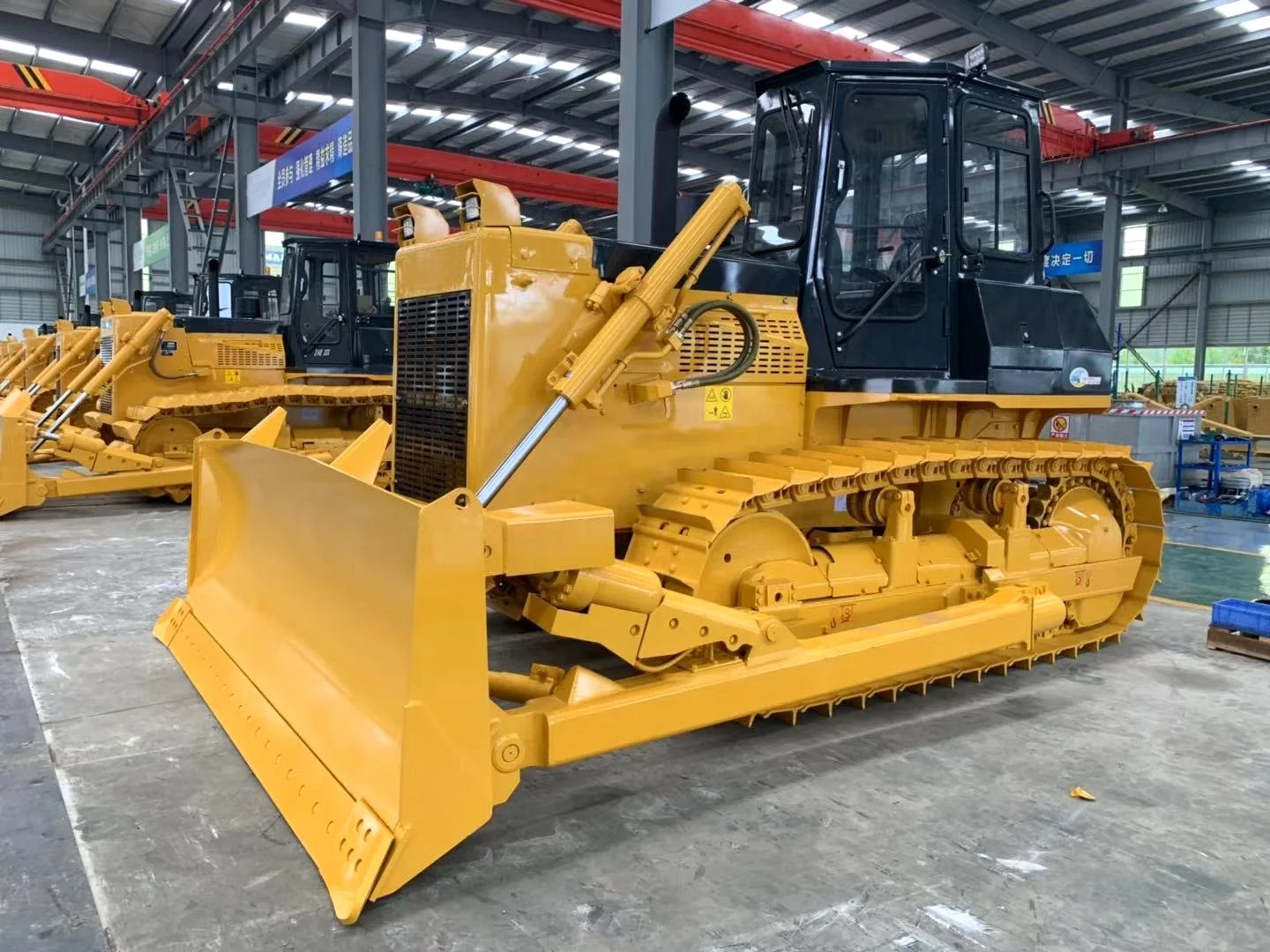 TOSH High Efficiency Dozer Bull dozer Prices New 160HP Crawler Bulldozer