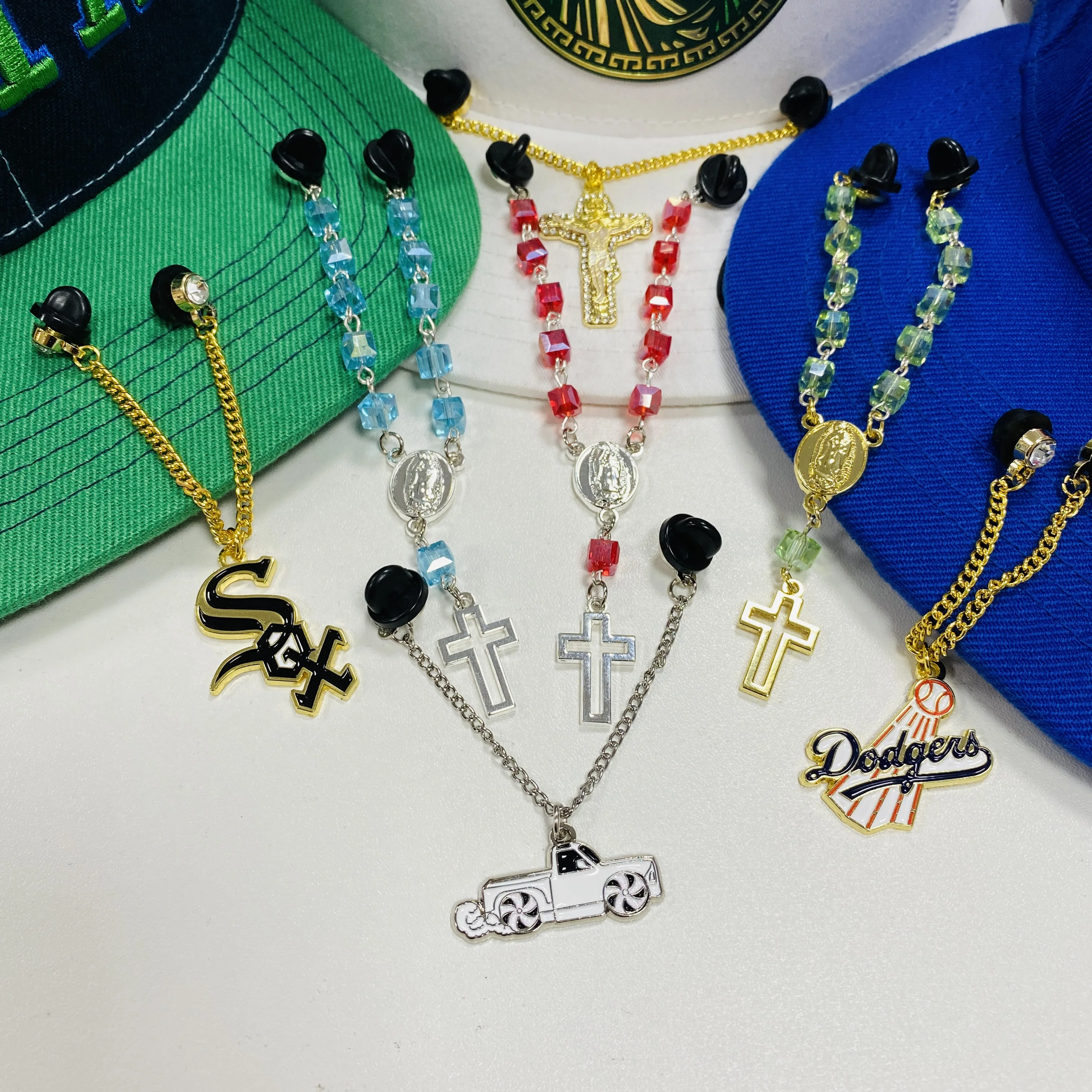 Custom Metal Soft Enamel Gold 3d Lapel Pin Badge Hard Enamel Jesus Cross Chain Metal Lapel Pin With Rhinestone