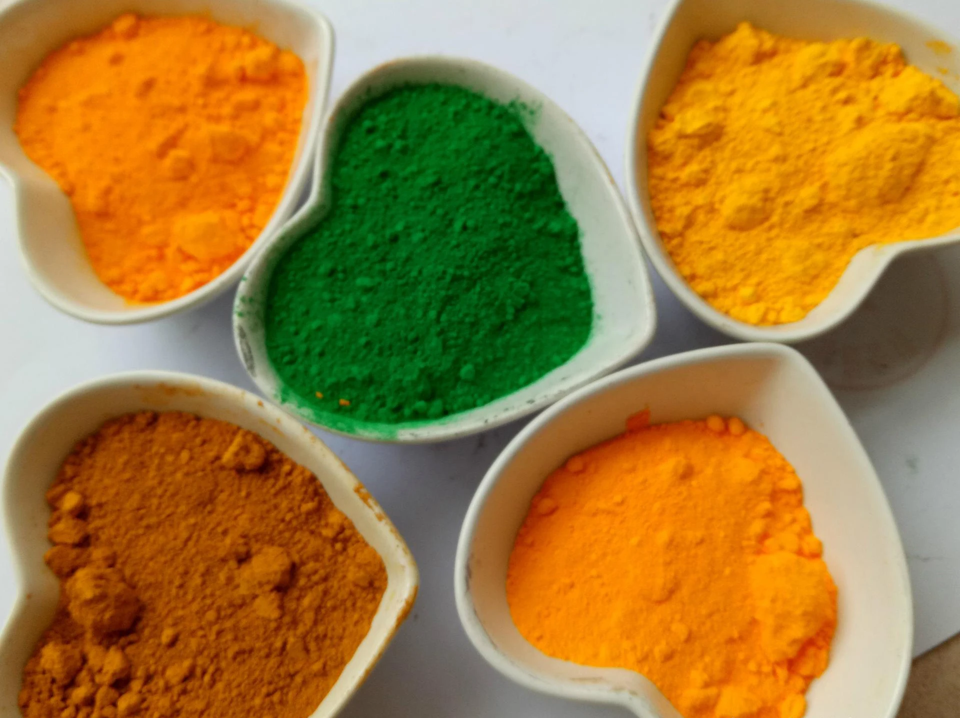 chrome pigment medium.jpeg