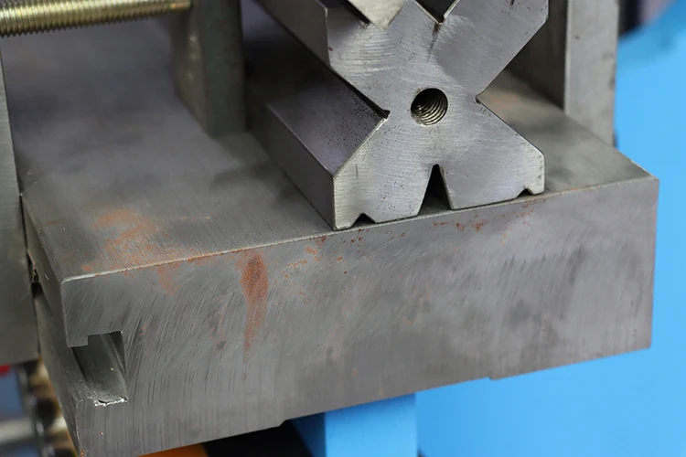 Hydraulic press brake machine hand operated folding machine WC67K iron bending machine
