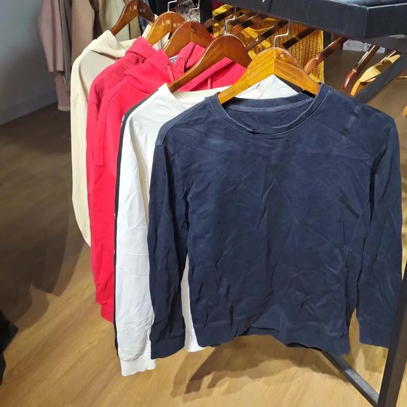 Used winter sweaters in bales second hand adult clothes wholesales cotton paraka jacket thrift woollen sweaters