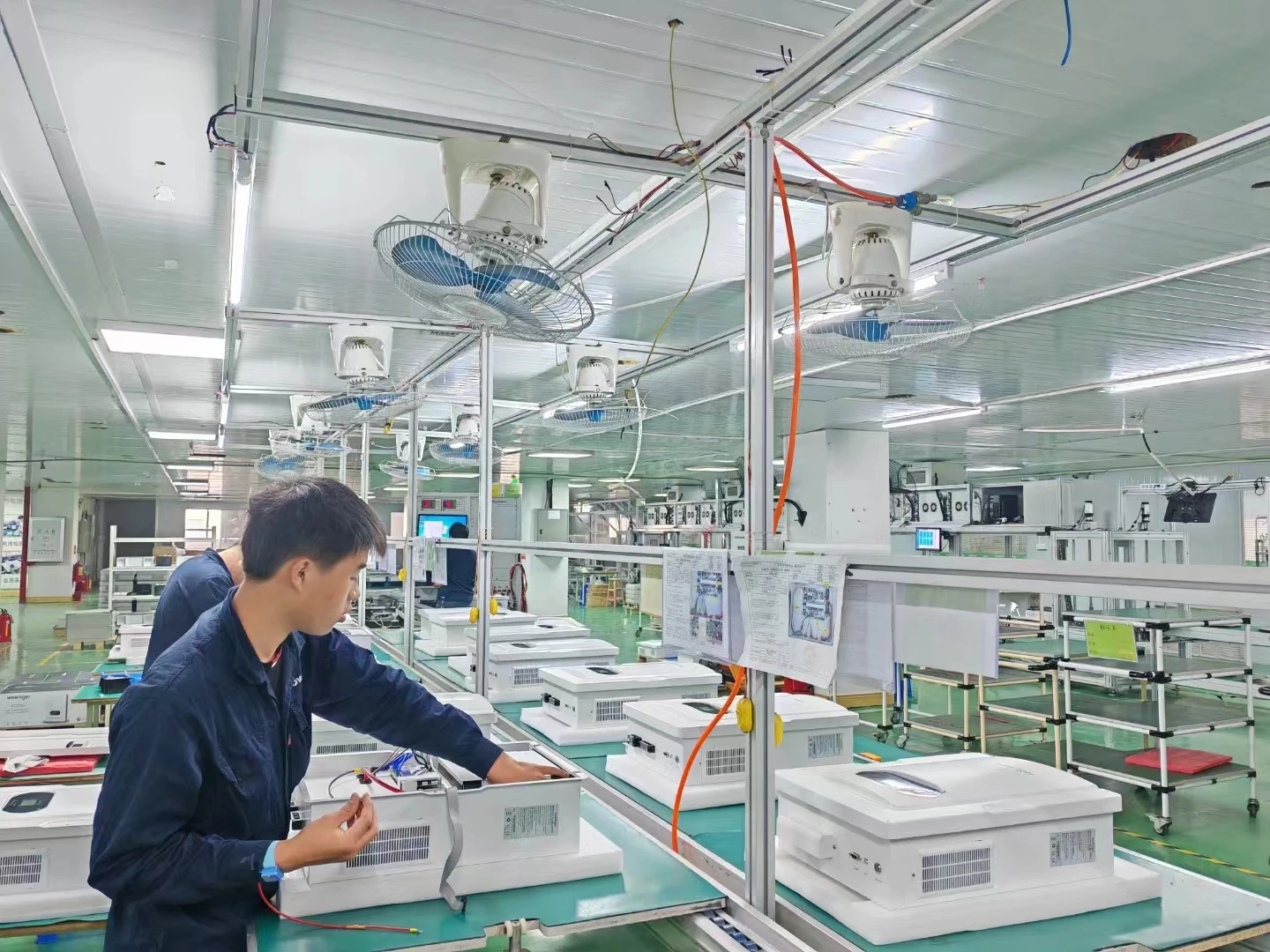 5kw солнечный инвертор + штабелер 10kwh батарея группа Wifi приложение гибридная сеть солнечная электростанция твердотельная для хранения солнечной энергии