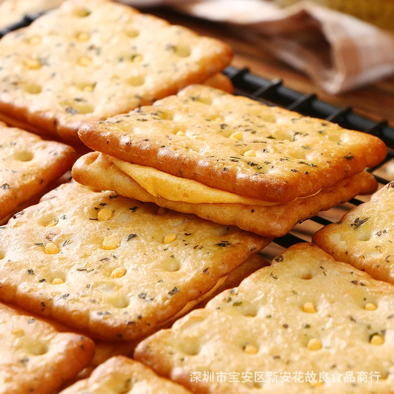 Factory wholesale cheese flavor cream center filled sandwich crispy crackers biscuits