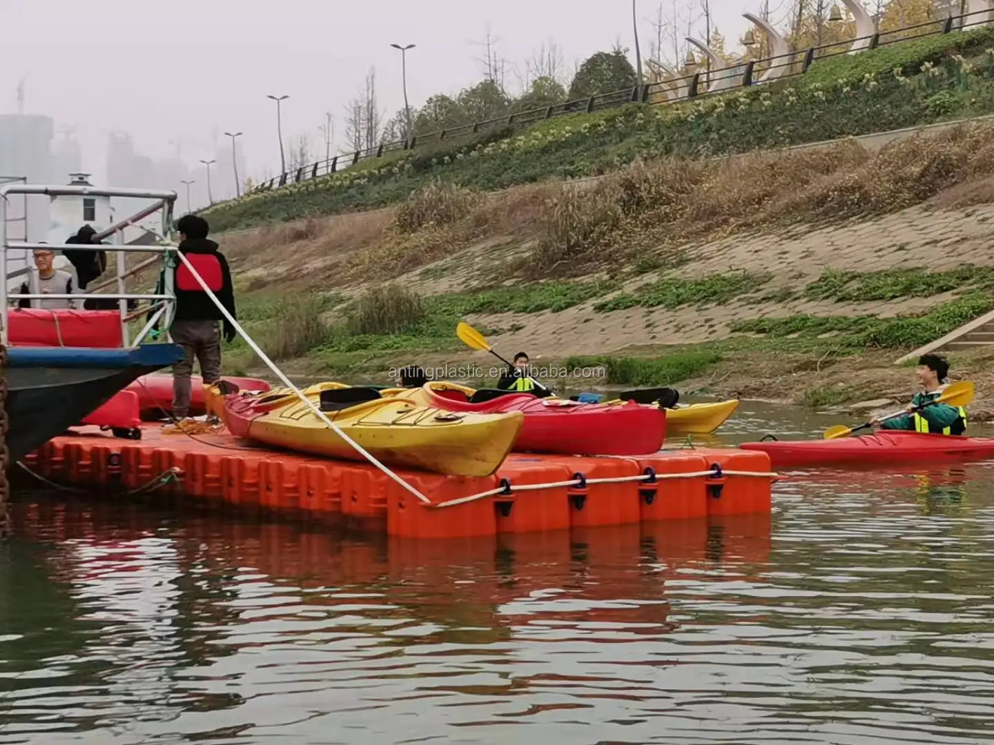 Jet Ski Pontoon Factory Wholesales Plastic Floating Dock