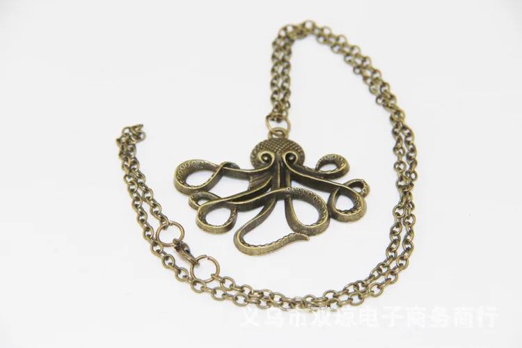 Hot sell alloy Pirates Of The Caribbean Octopus Pendant necklace.