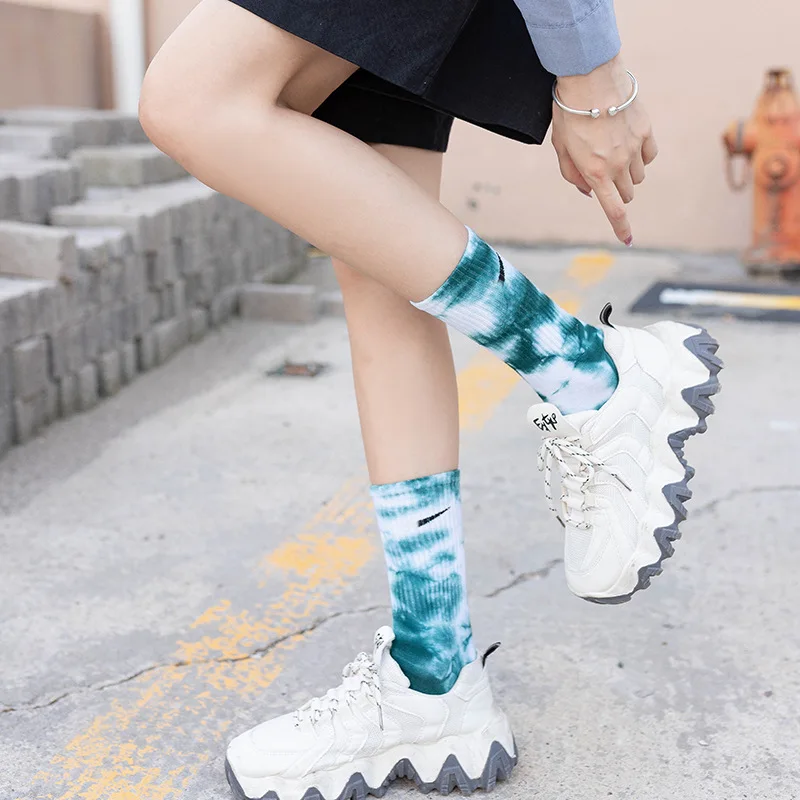 oem wholesale cotton sports socks crew casual socks men design custom logo pattern embroidery tie dye socks