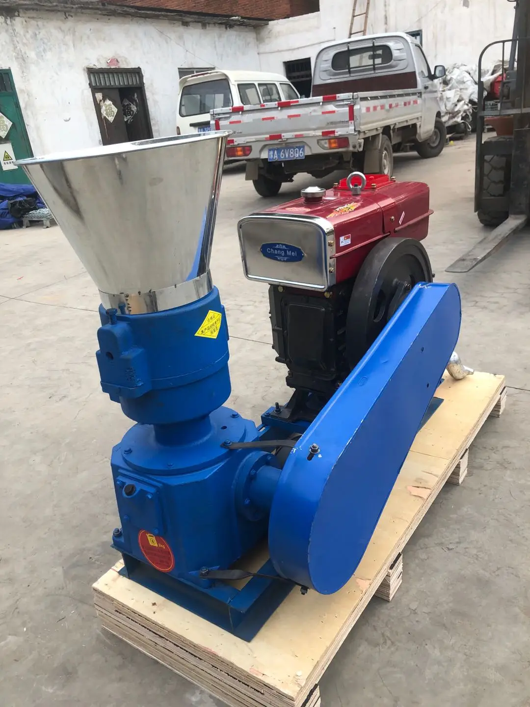 Sawdust/Rice Husk/Straw/Crop Stalk/Animal Manure/Fertilizer Pellet Press Machine For Animal Feed