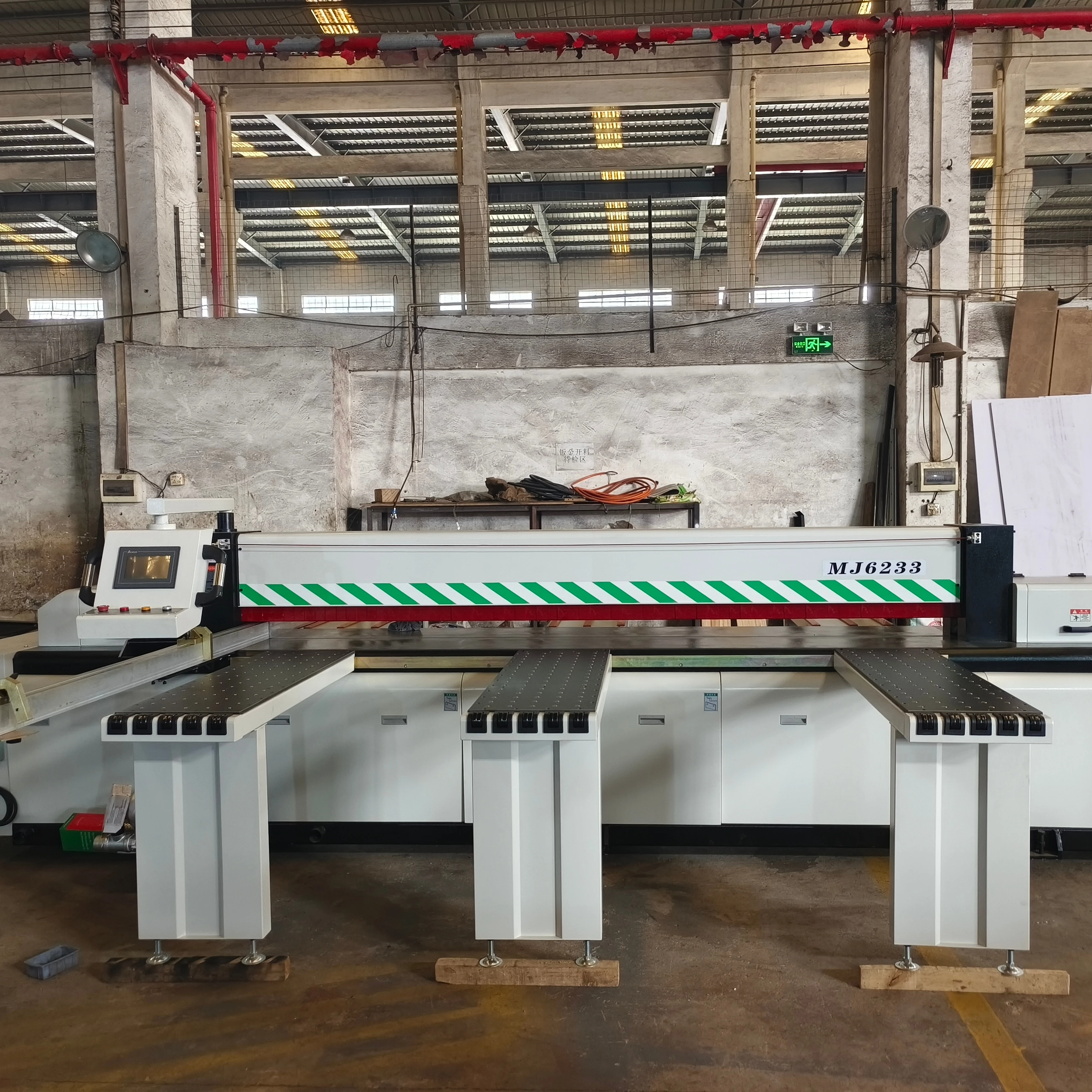 High Precision Panel Beam Saw Machine CNC Computer Woodworking Automatic Cutting Machine