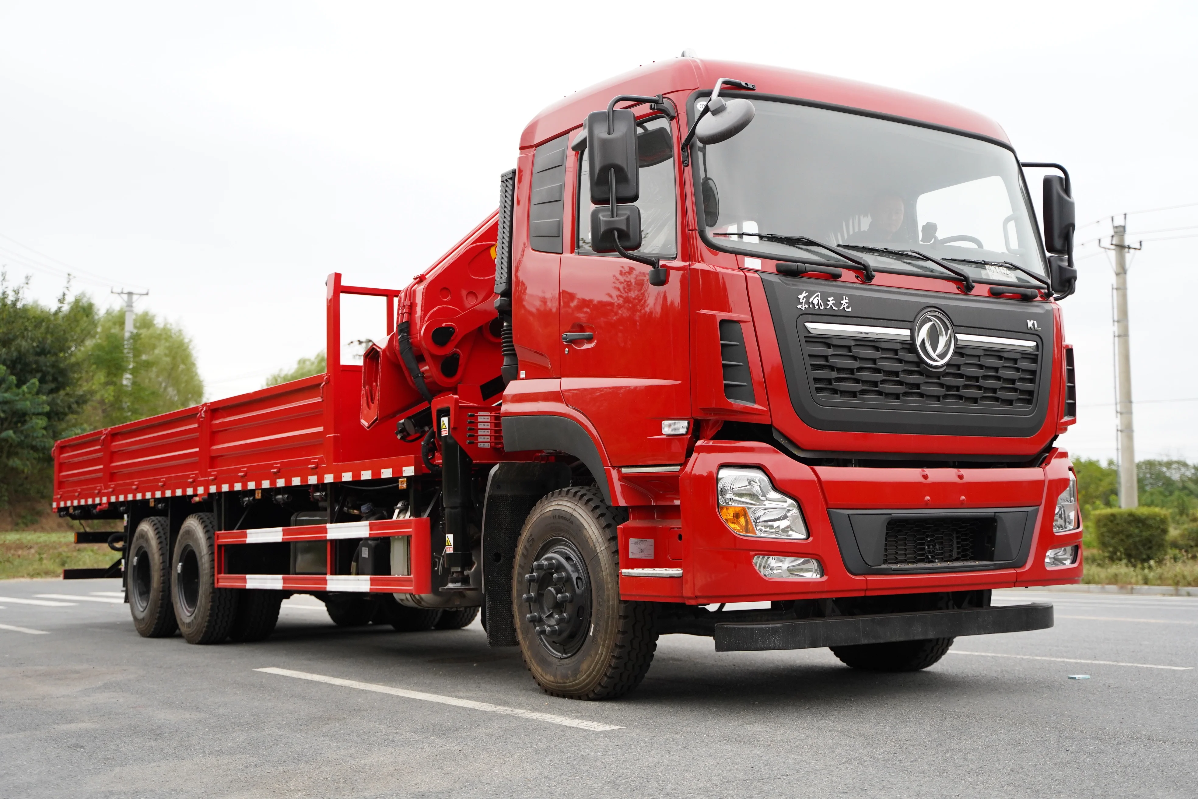 Large brand high-quality factory direct sales of 130 tons of large tonnage cranes used for lifting heavy objects