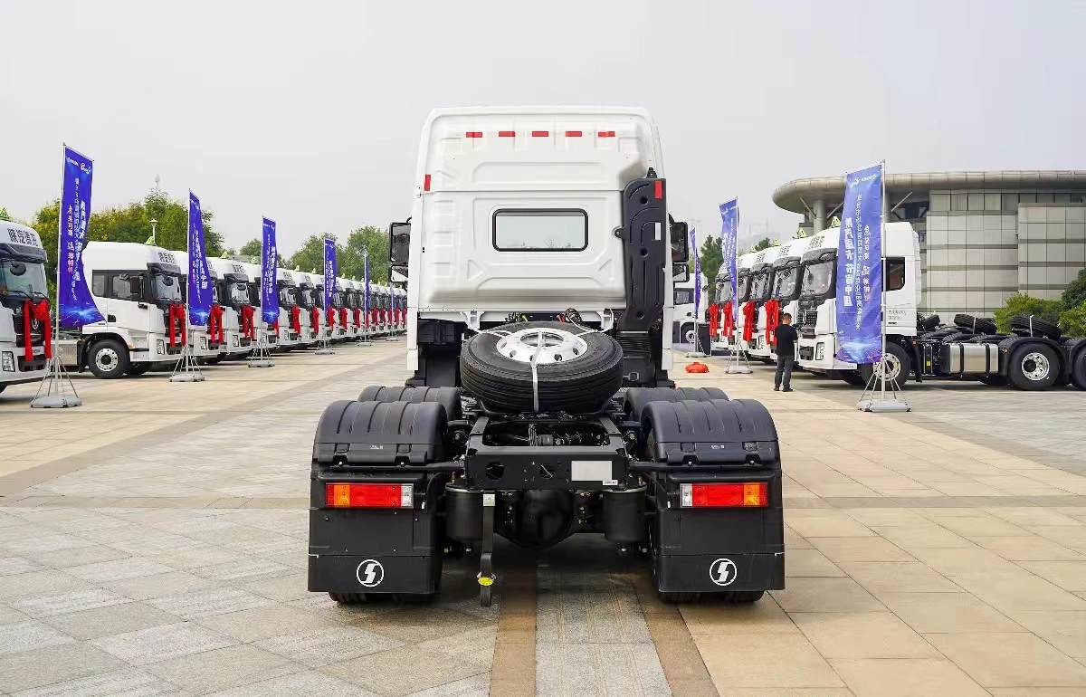 Shacman новый трактор M3000 заводская цена 6x4 380 л.с. Подержанный для продажи