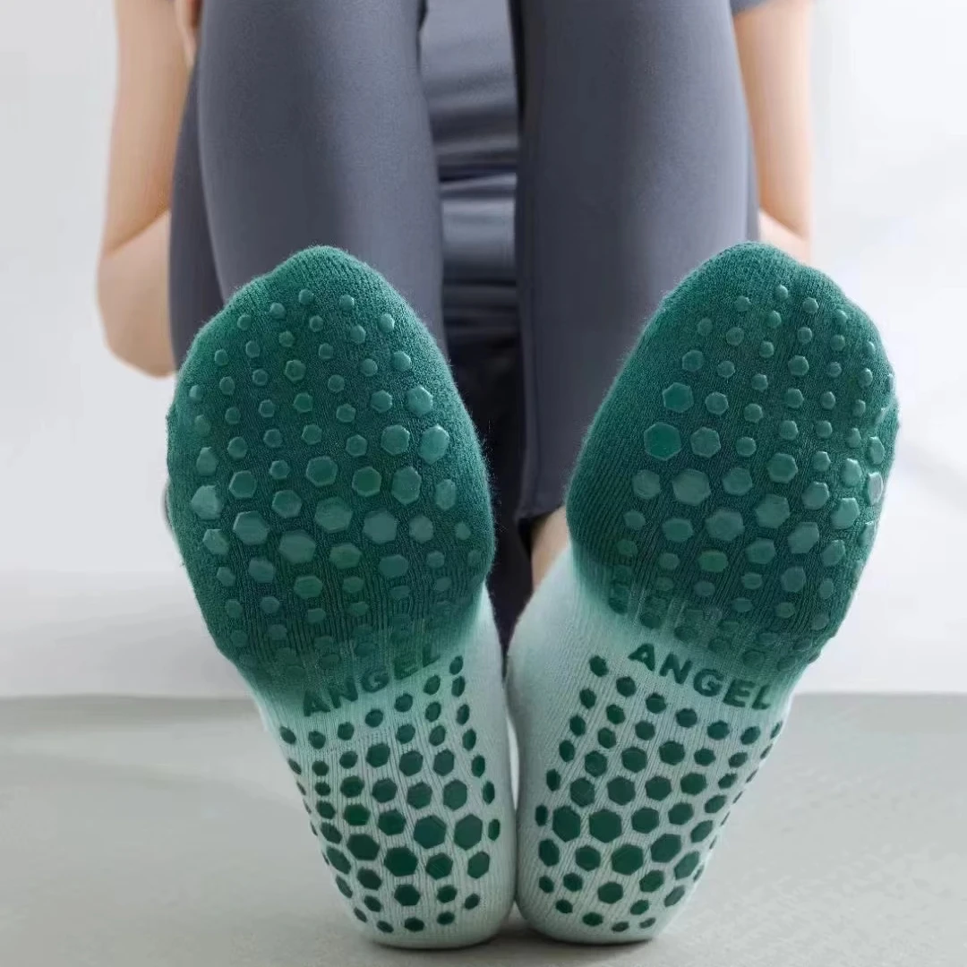 wholesale Anti Slip Non Skid Barre Yoga Pilates Hospital cotton custom Socks with grips for Women