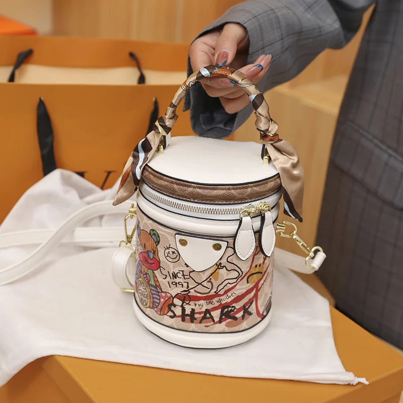 Graffiti Bucket Bag for Women 2024 New Fashion Cylinder Bag Handheld One Shoulder Crossbody Bag