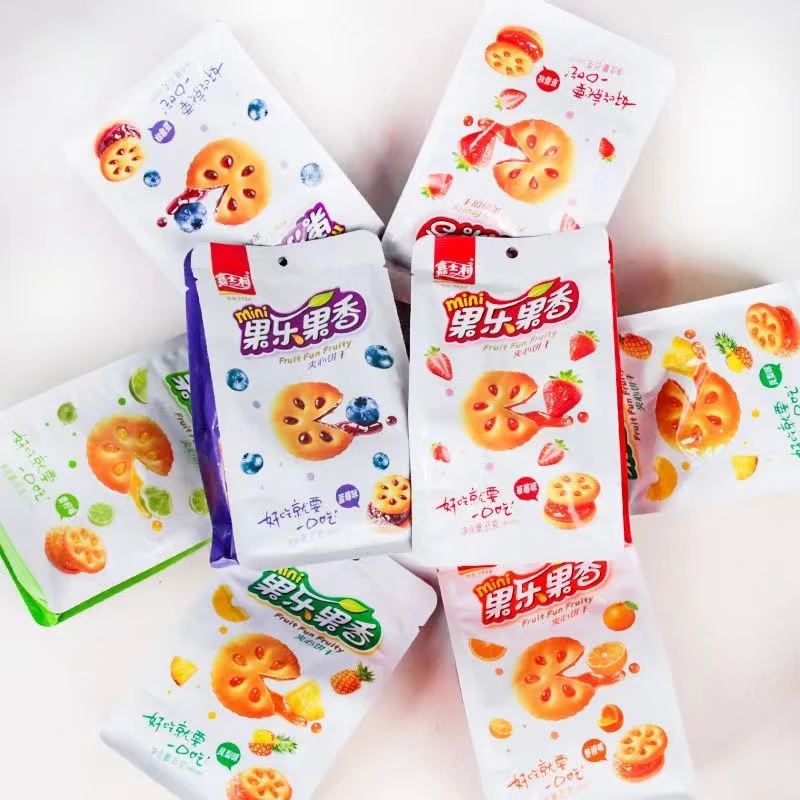 Wholesale Customized Delicious Chinese Snacks Strawberry Blueberry Jam Sandwich Biscuit Cookie 85g