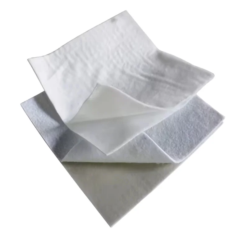 GCL Bentonite Geotextile Mat 4000g-5500g Needle Punctured Non-Woven Waterproof Geosynthetic Clay Liner