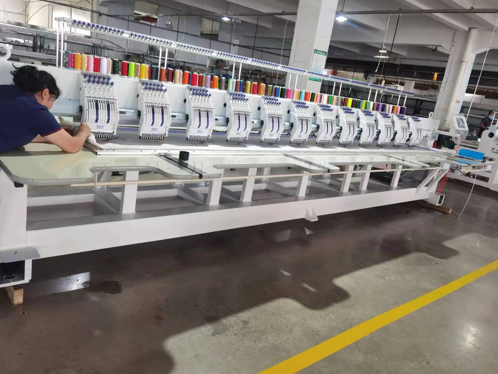 High Quality Easy To Operate Industrial Multi-head 12 Heads Computerized Automatic Trimming Embroidery Machine