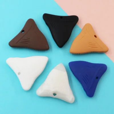 Safe Durable Chewly  Boys  And Girls Shark Tooth Silicone Sensory Toys Autism Chew Necklace for Kids with ADHD SPD