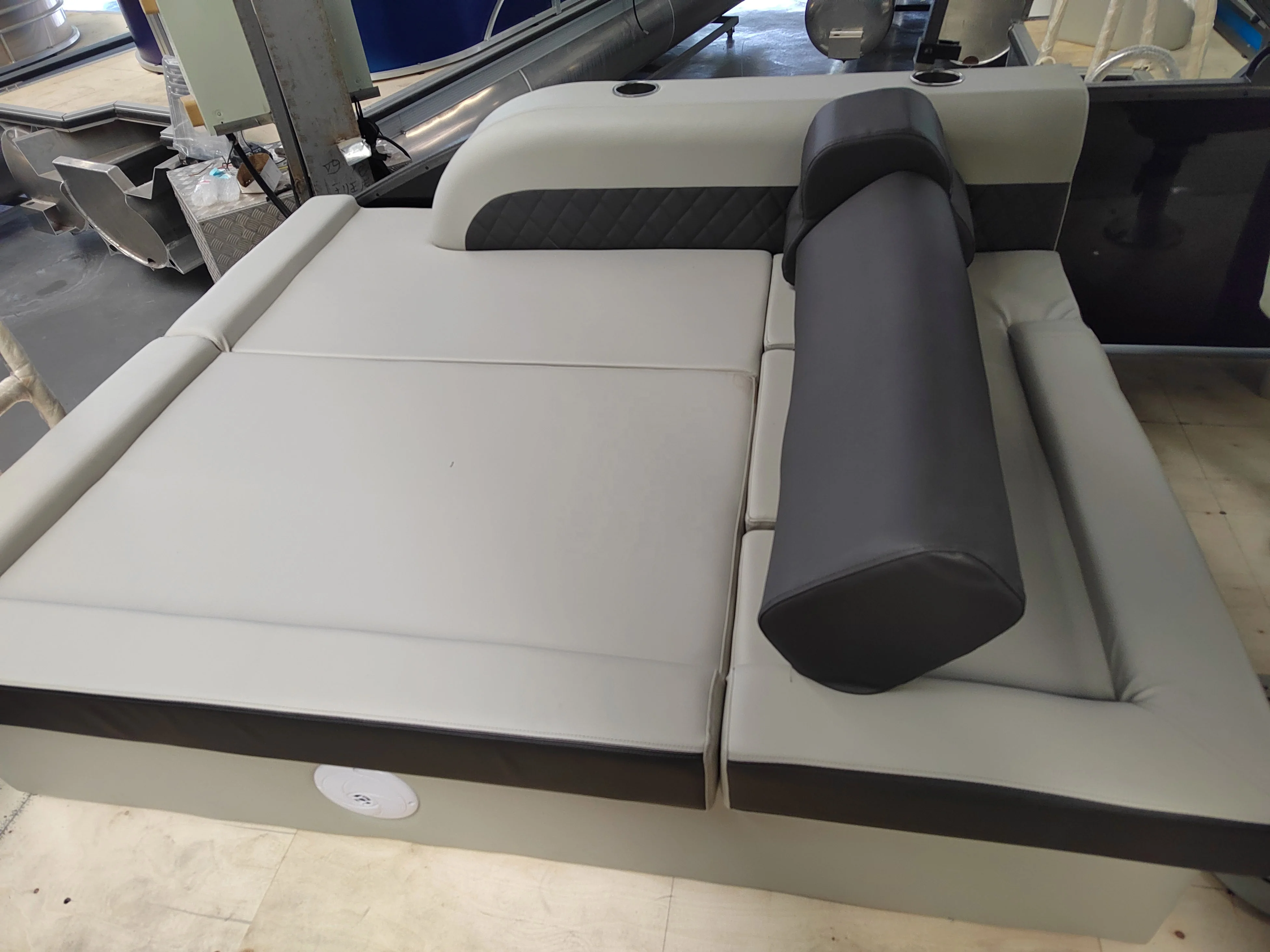 High standard 25ft 7.6m all Welded pontoon tube offshore Party Pontoon Boat with CE certification