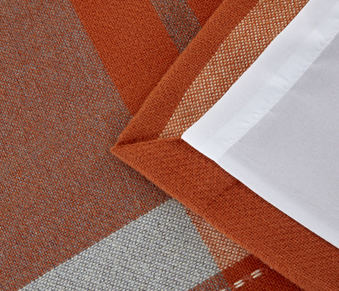 Amity Modern Plaid Polyestergrommet Curtains Double Plaid Jacquard Eyelet Decorative Curtains for Home Hotel 10 Window Curtains