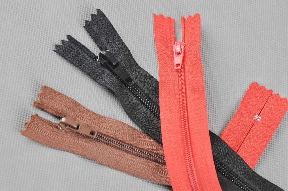 Wholesale No.5 Zipper Open End Auto Lock Nylon Coil Zipper or Zips
