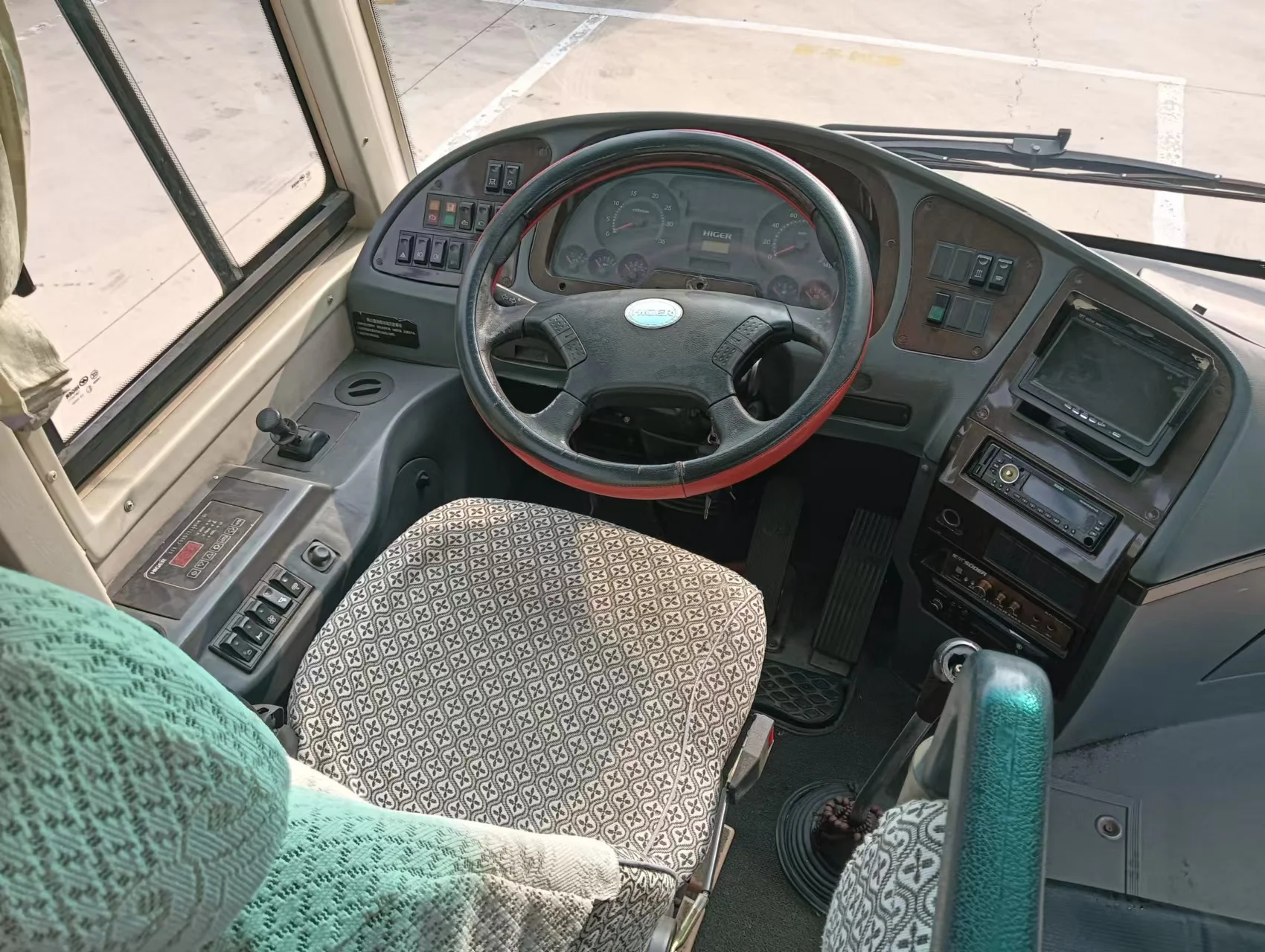 Роскошный туристический автобус задний двигатель дизельный Higer 37-местный роскошный Восстановленный подержанные автобусы для продажи