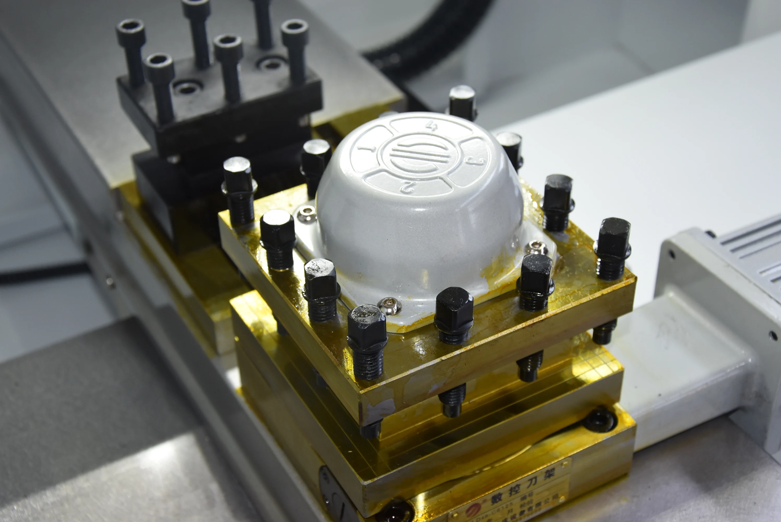 High Precision Lathe Machine Torno With CNC Controller CK0660A