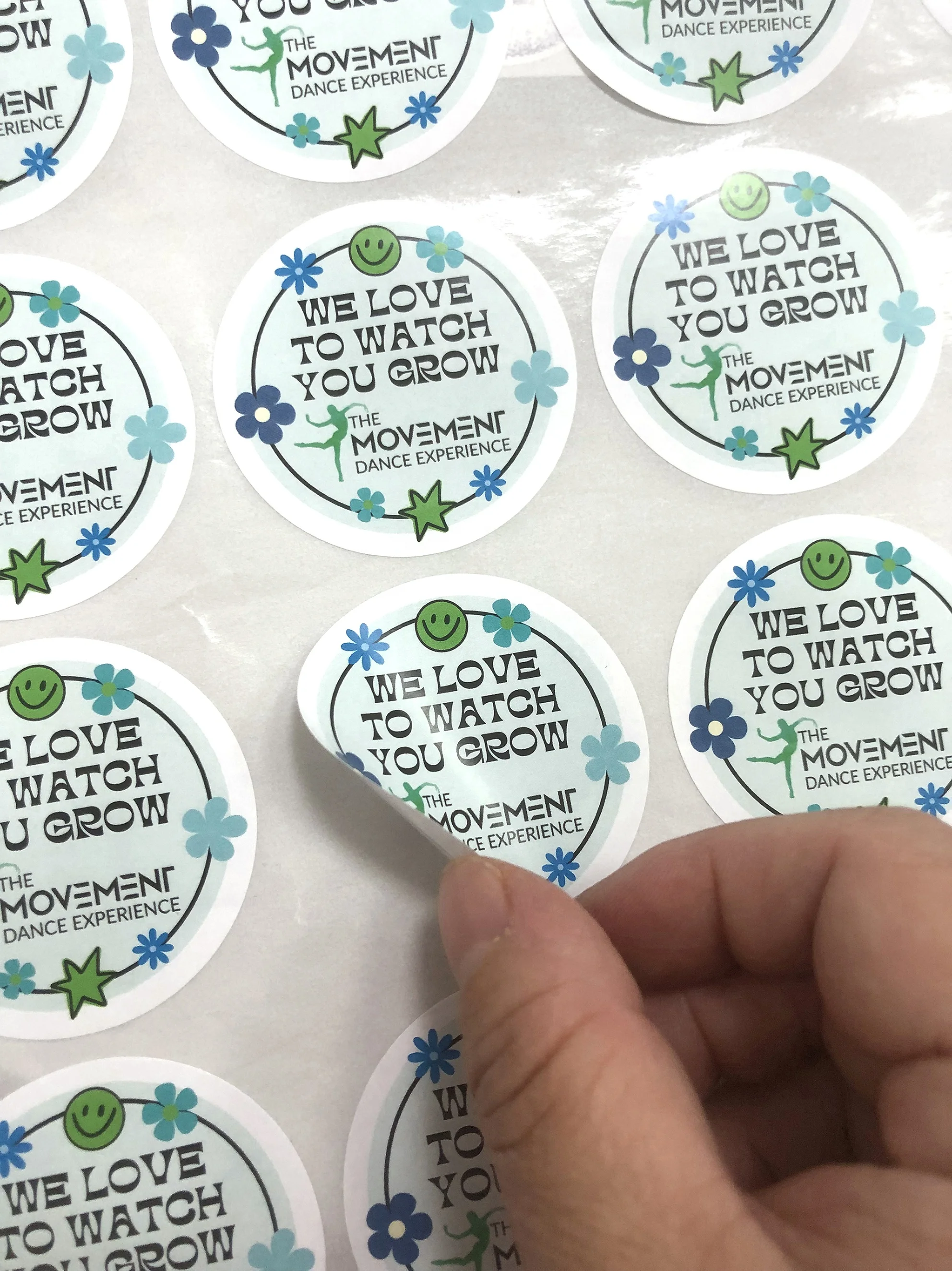 Private design product labels maker self adhesive vinyl round waterproof sticker roll paper custom