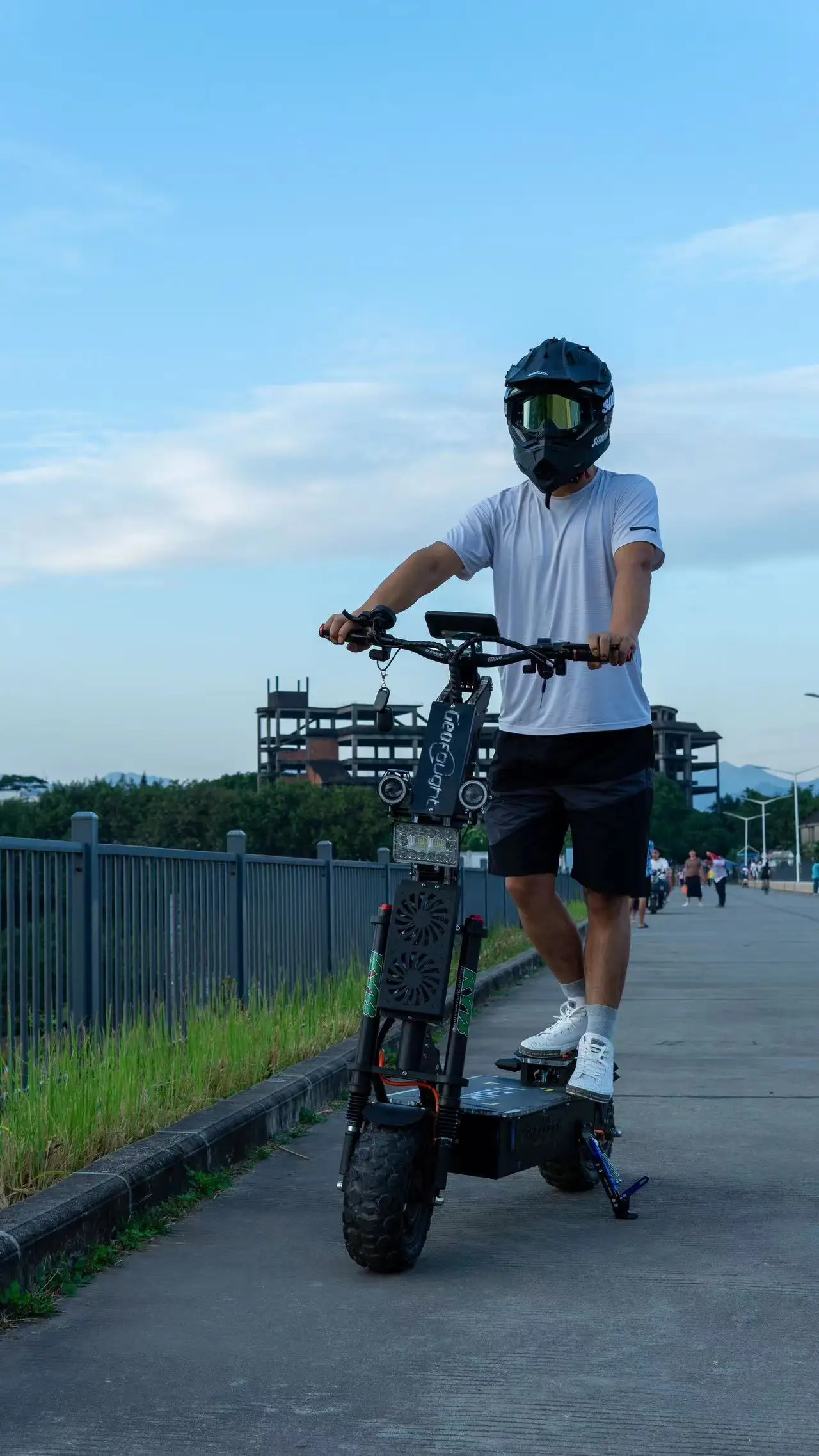 High Power Wholesale Dual Motor E Scooter 72V 8000Watt 15000W 30-100Ah 14 Inch Off Road Folding electric motorcycle eu With Seat