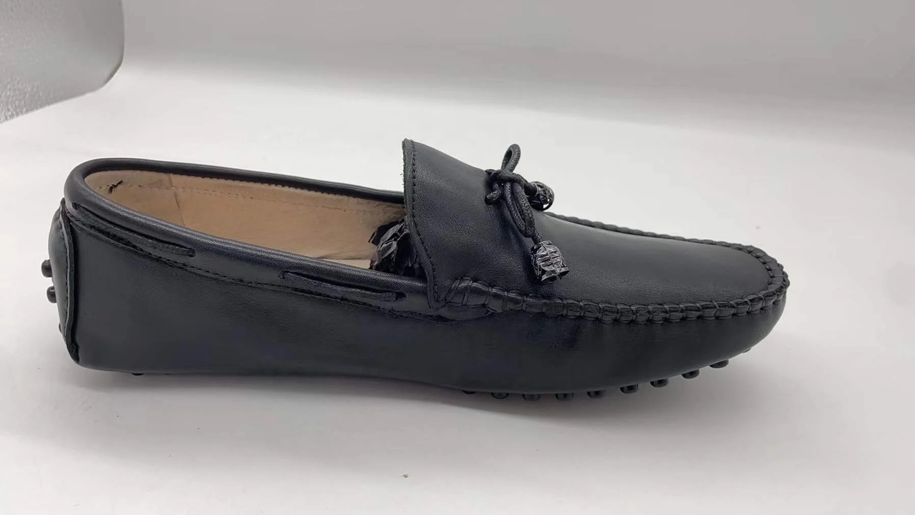 Wholesale Classic Soft Genuine Leather Loafers for Men