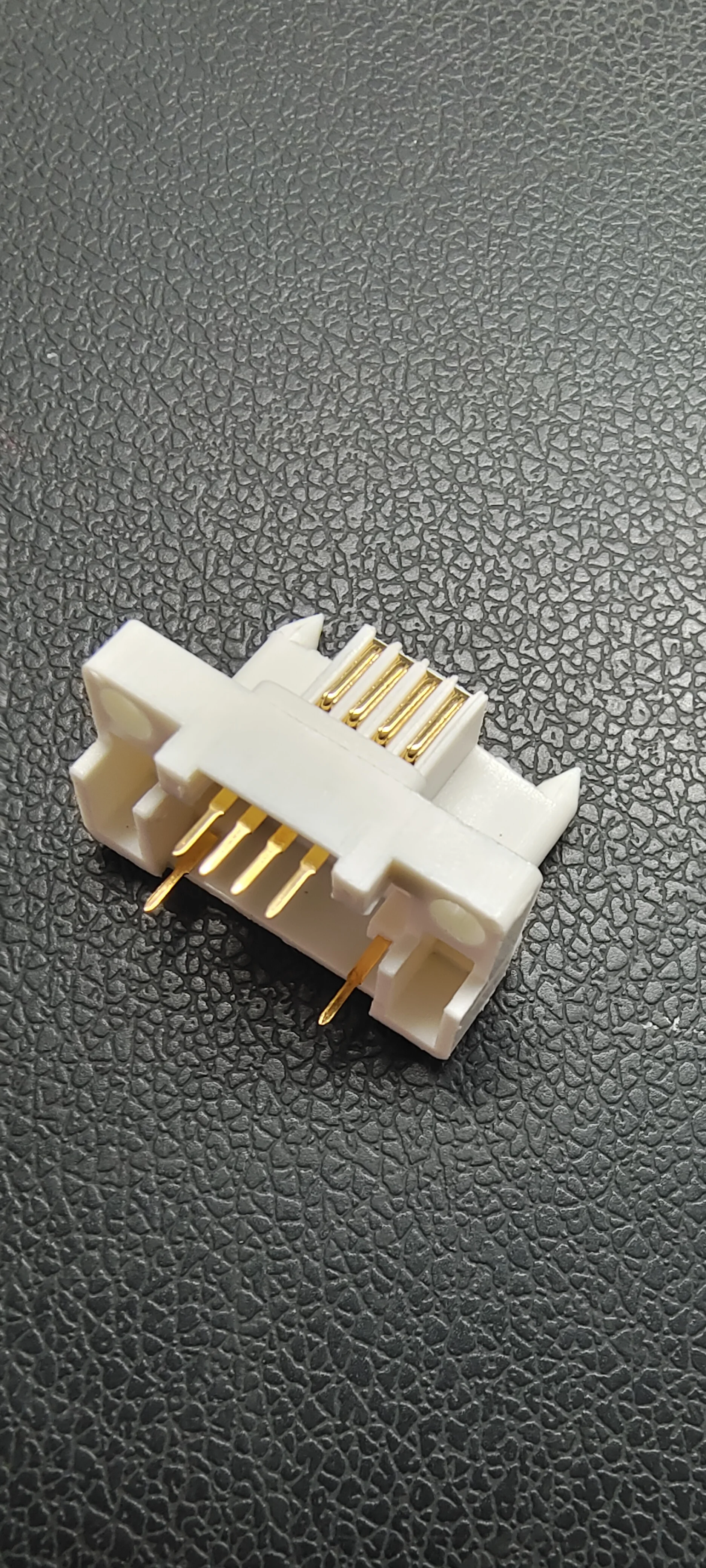 Good Quality Gold Plated Brass PA66 Press Fit Element Pcb wire to board Connector Panel Mount Connector Pcb for Automotive