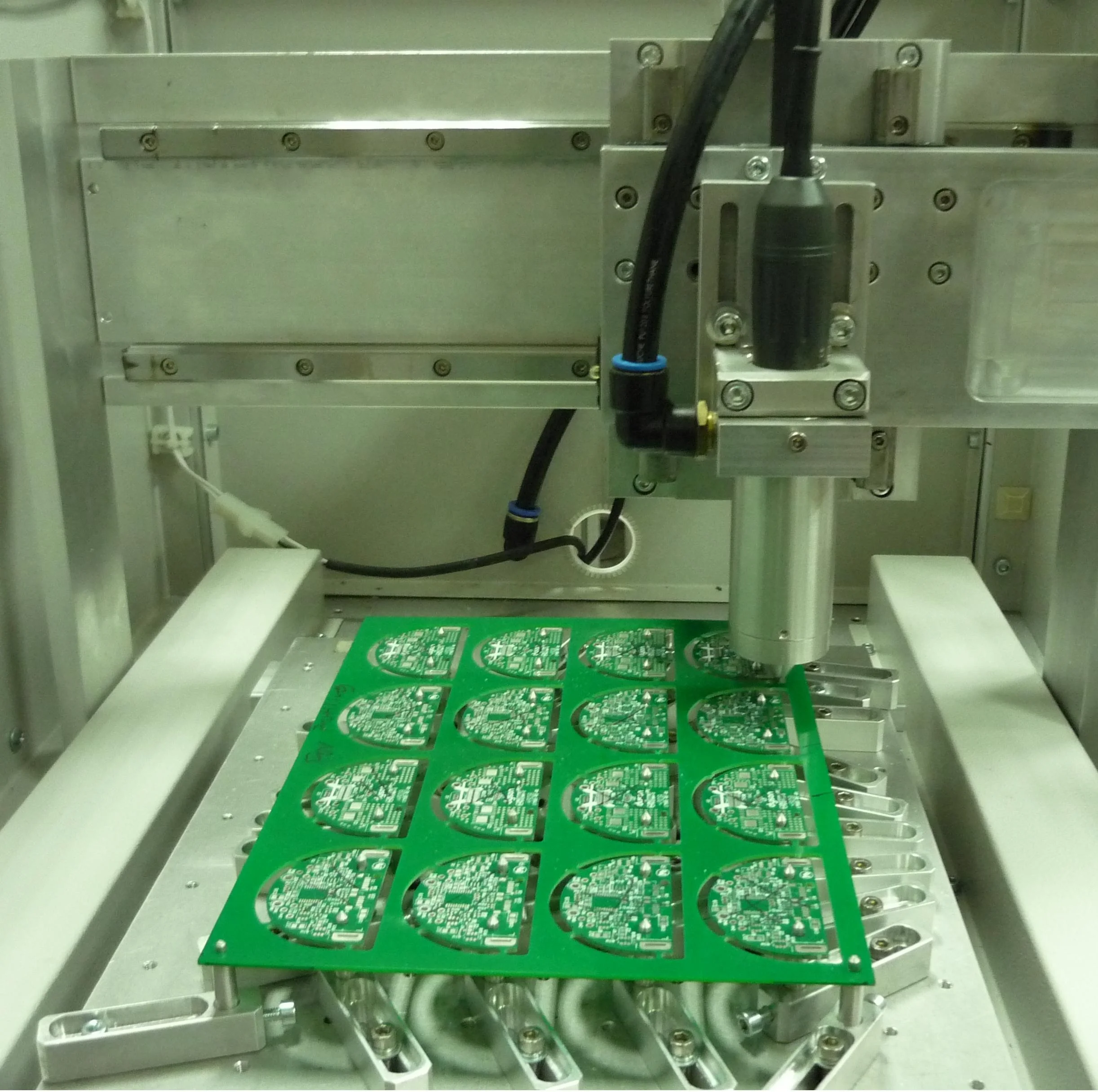 Manual depanelling router