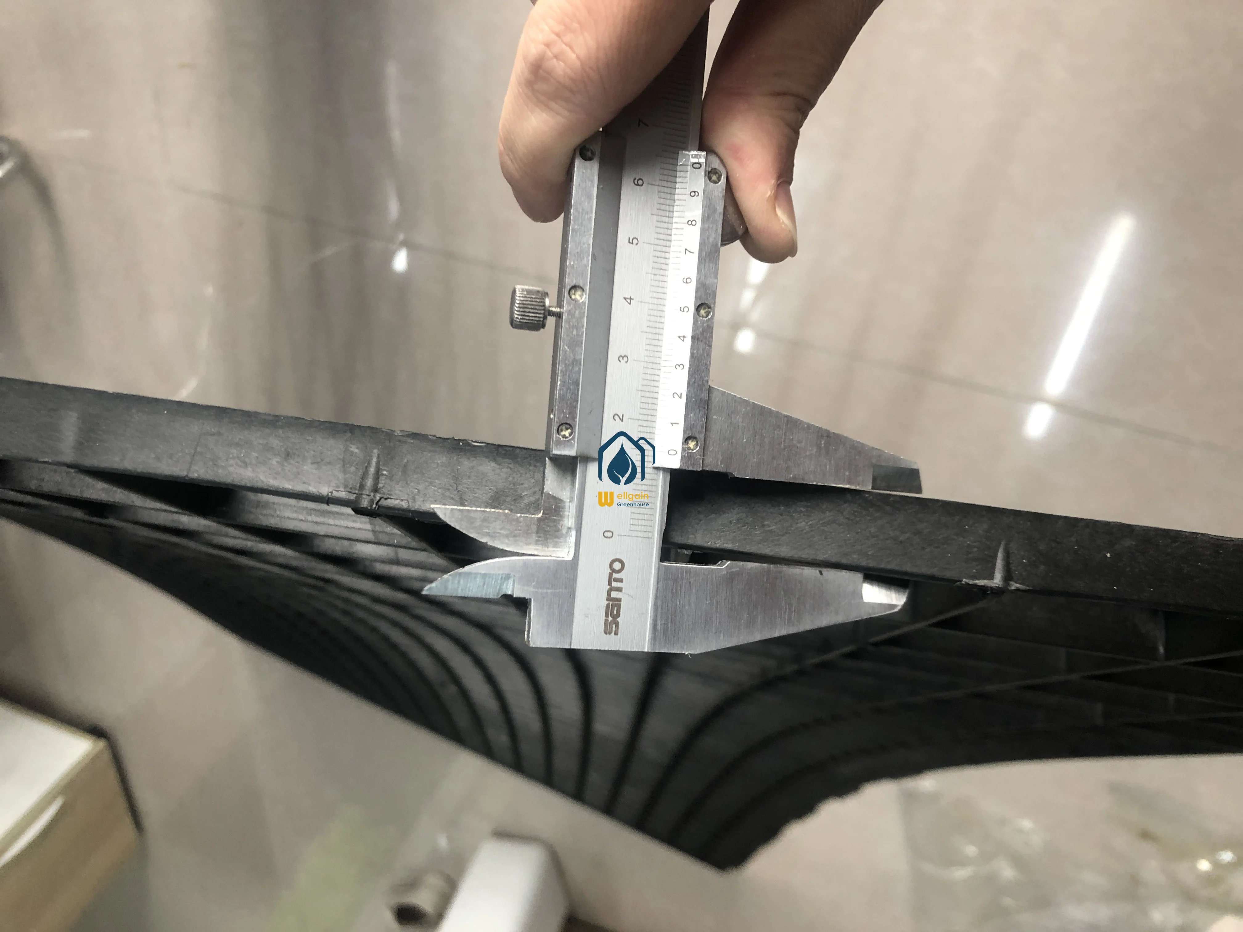 growing trays wholesale price agricultural glass greenhouse vertical farming system