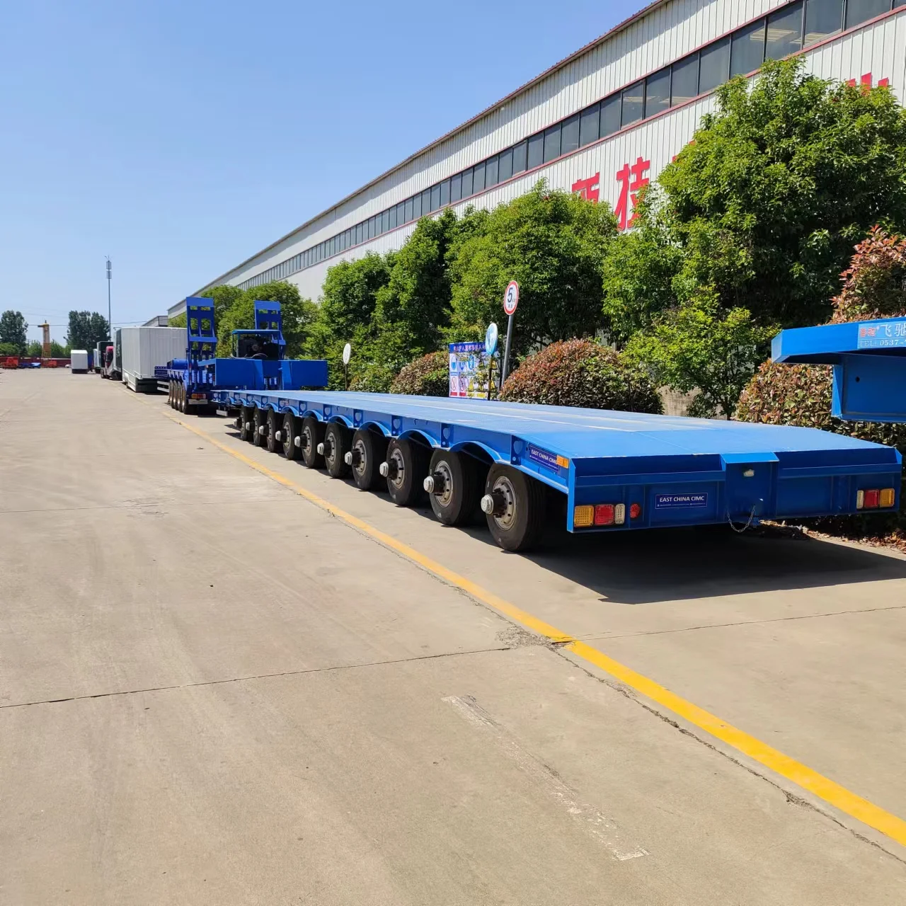 4/5/6/7/8 axle hydraulic steering low chassis trailer 16m 80 ton multi axle truck semi-trailer low chassis truck trailer