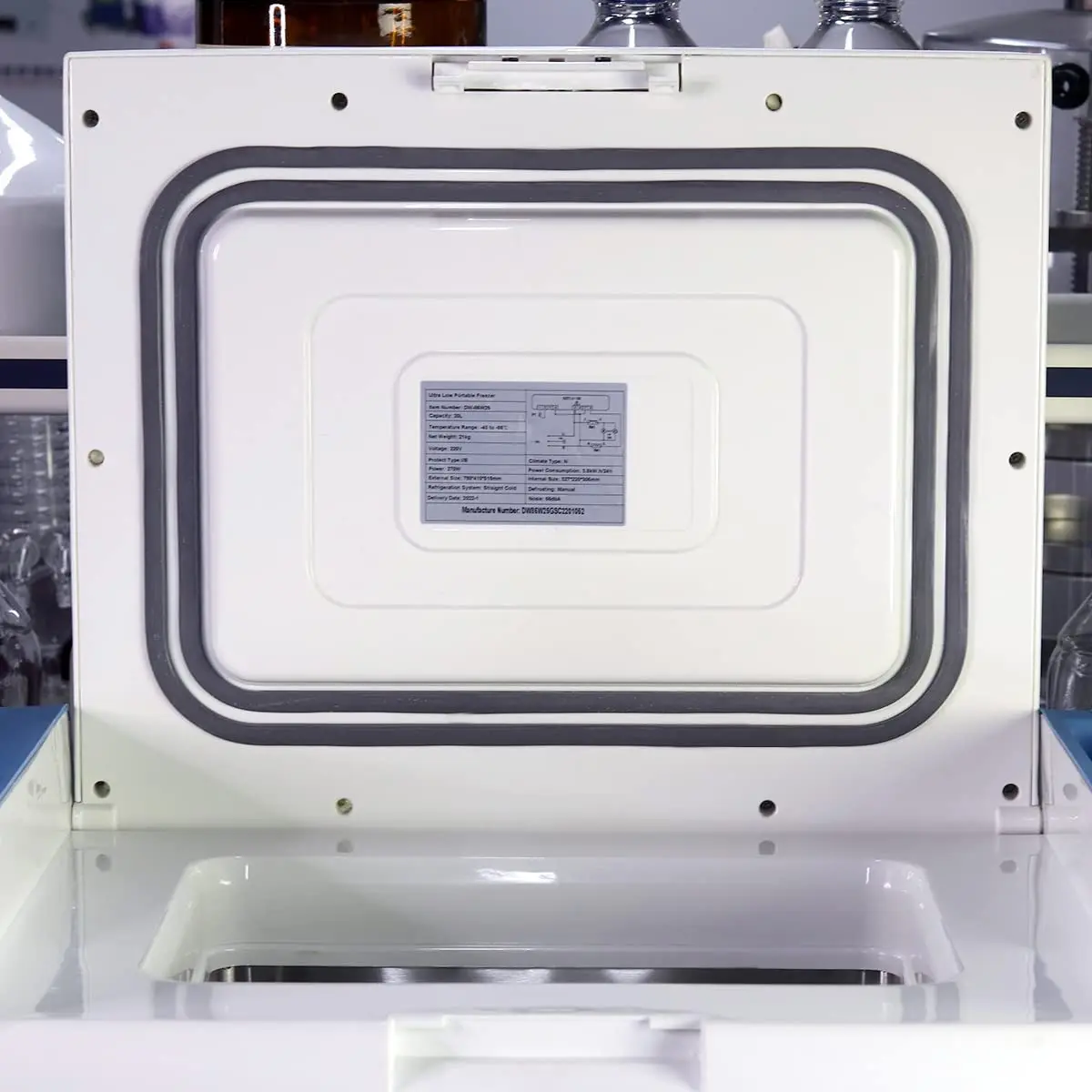 portable medical freezer 12V DC 25L  Portable  Chest Freezers Mini Medical Vaccine Storage freezer