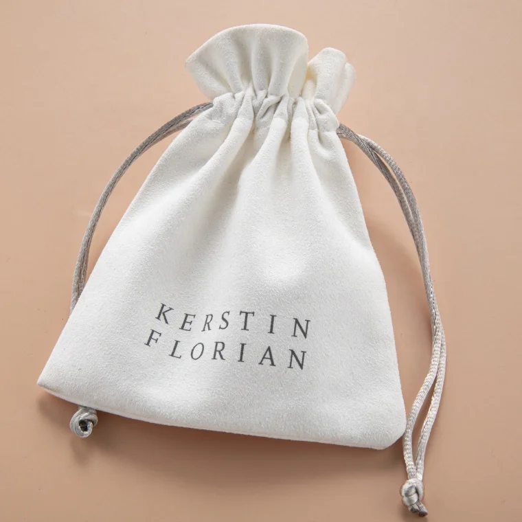 Nice pink box jewelry with magnetic and pouches inside