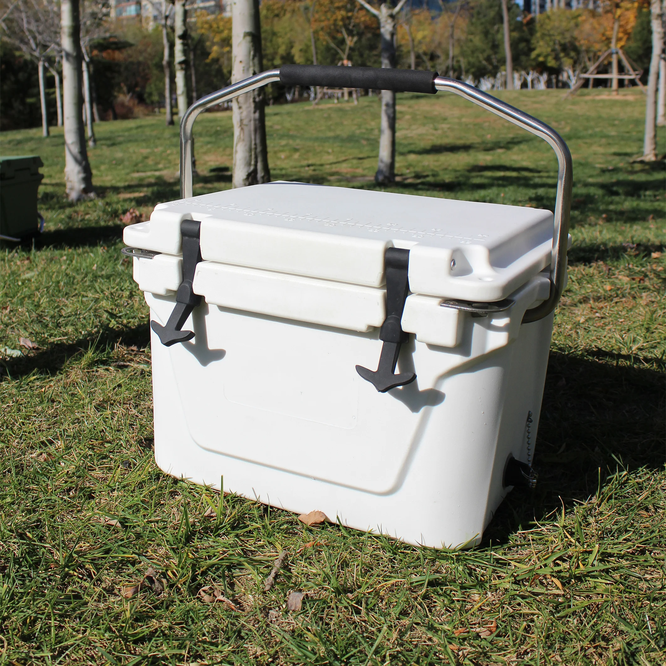 Best-selling classic white color 20QT   Cooler Box for solo camping fishing and hiking ice cooler box