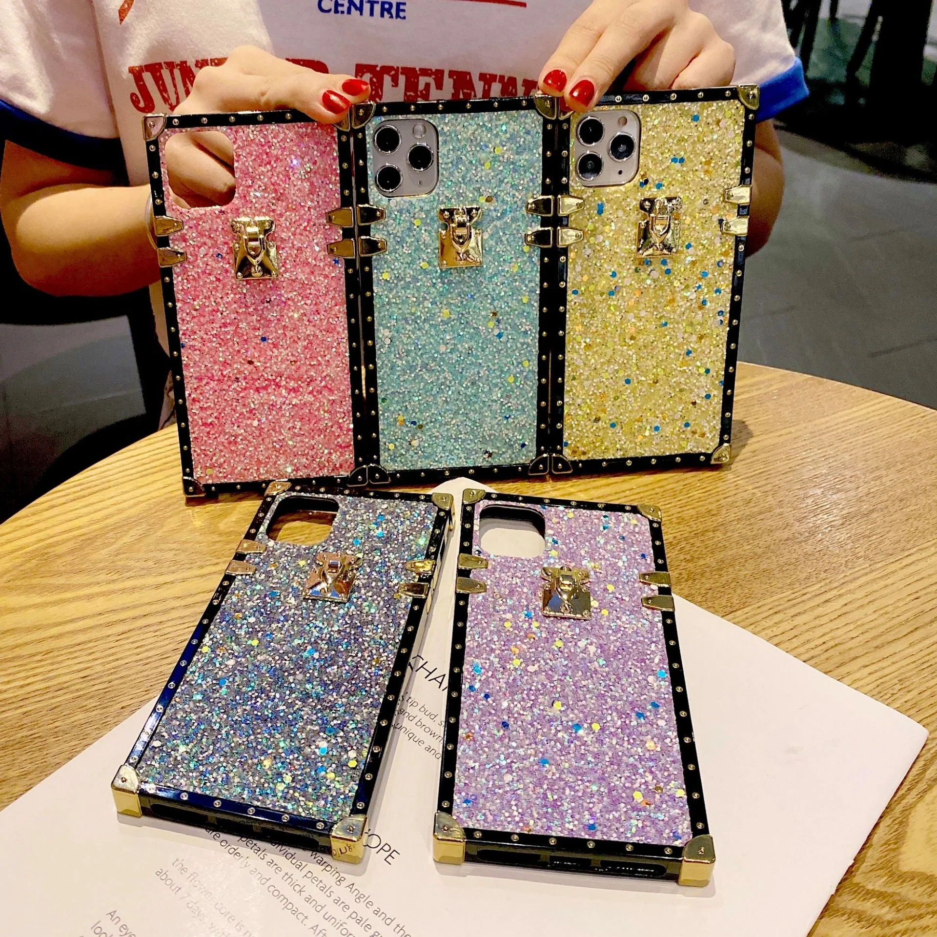 
Accept small order women luxury anti-fall fashion luminous glitter square phone case for iphone 11 pro max 