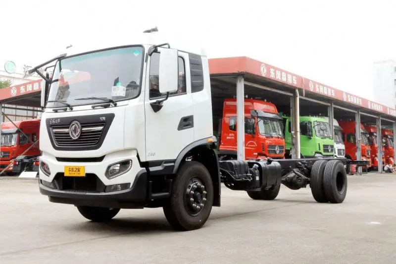 3 5 6 ton loading cargo lorry truck malaysia with box 5m to 6.1m dimensions for sale