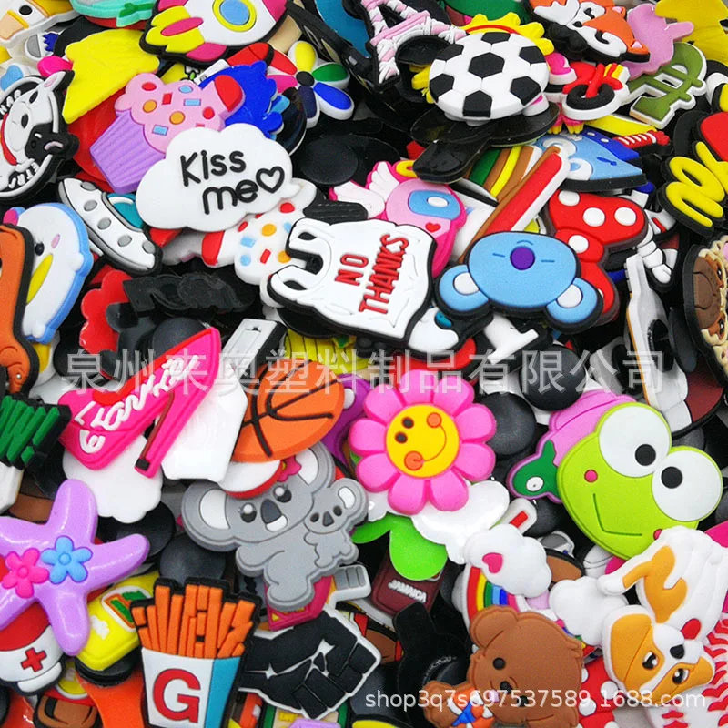 2023 Wholesale cartoon shoe flower charms factory shoes designer customized pvc charms bling accessories anime Shoe charms