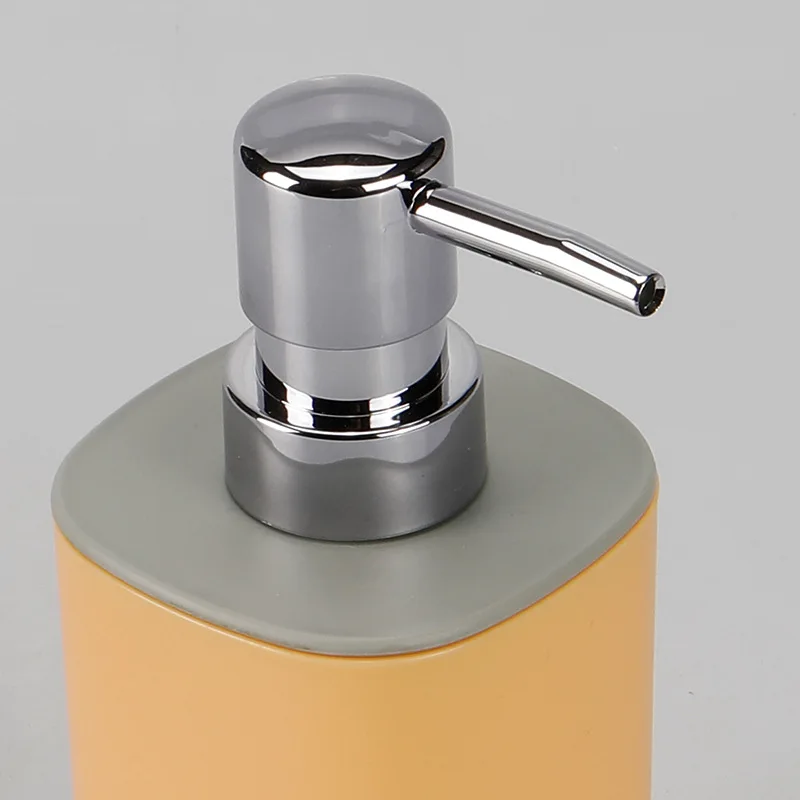 Nordic Design 4 Piece Plastic Bathroom Accessories Set Included Trash Can Soap Dispenser Cup Soap Dish