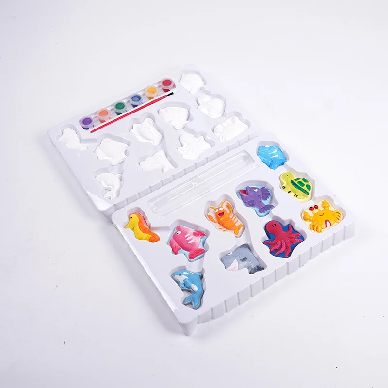 Wholesale interesting coloring material child educational diy drawing toy plaster blank art craft cartoon painting kit supplies